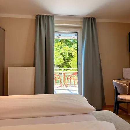 Seespitz Gaestehaus هيرشينج ام امرسي