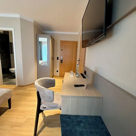 Seespitz Gaestehaus 3* هيرشينج ام امرسي