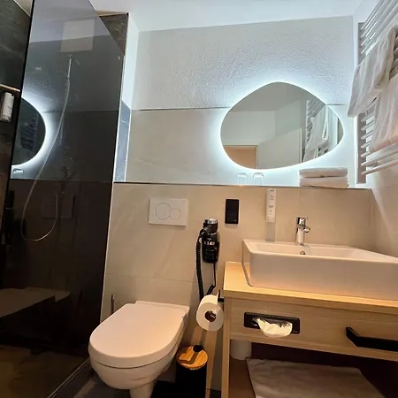 Seespitz Gaestehaus 3* هيرشينج ام امرسي
